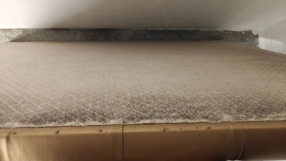 Cabeceira de Cama de Casal em Capitonê Dourada – Estilo Clássico