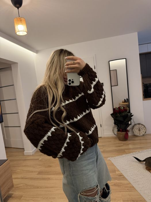 Sweter w paski serduszka bufiaste rękawy | Brąz | U