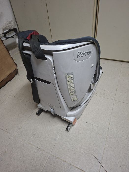 Cadeirinha isofix Romer + assento