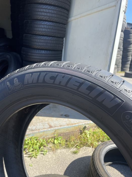 Продам комплект шин Michelin 235/55/19