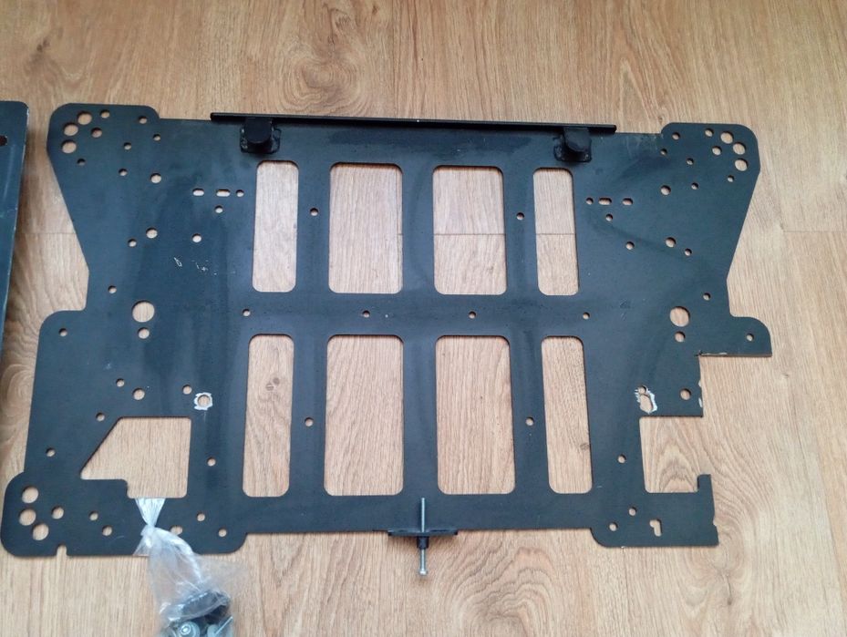 Uchwyt na ścianę na telewizor do 50kg