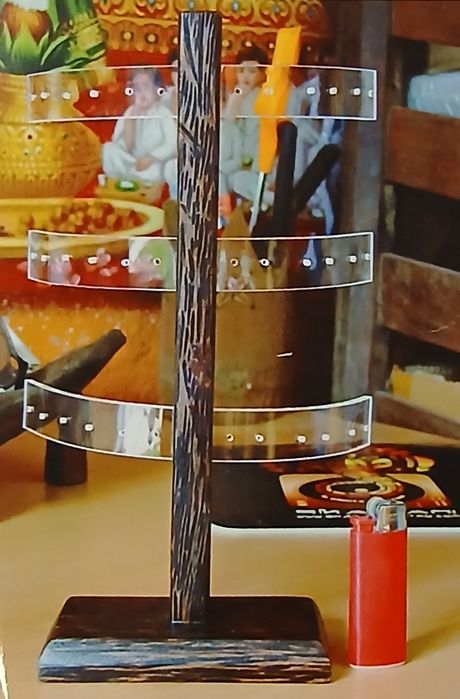 Expositores colares, pulseiras, aneis...