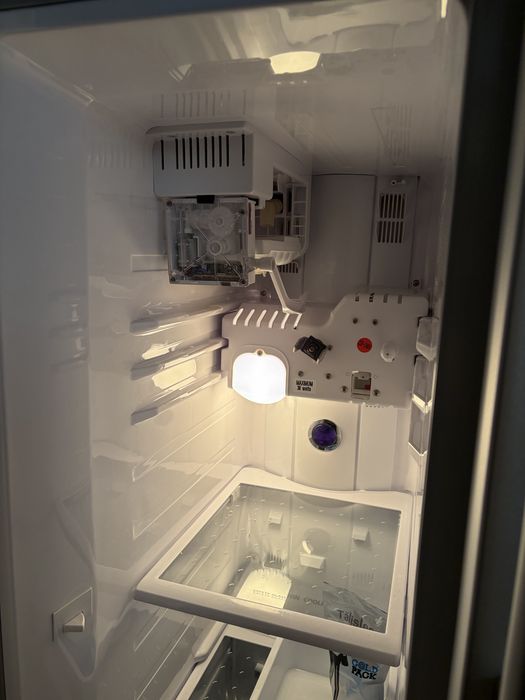 Холодильник Samsung