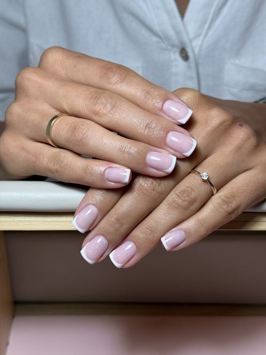 Stylizacja paznokci Poznań - Manicure hybrydowy, manicure żelowy, przedłużanie paznokci, french, zdobienia
