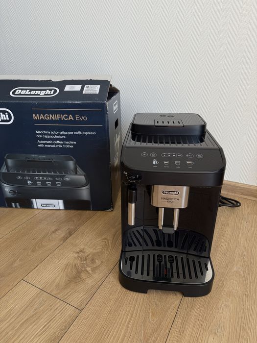 Ekspres czarny Delonghi Magnifica Evo ECAM290.21.B
