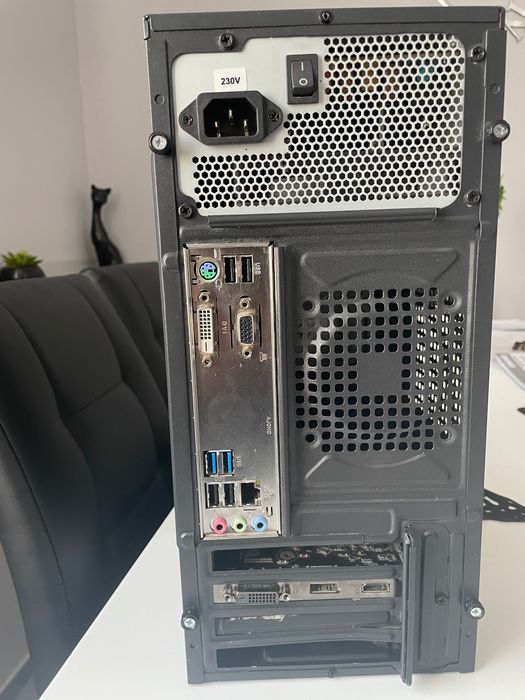 Komputer używany w bardzo dobrym stanie