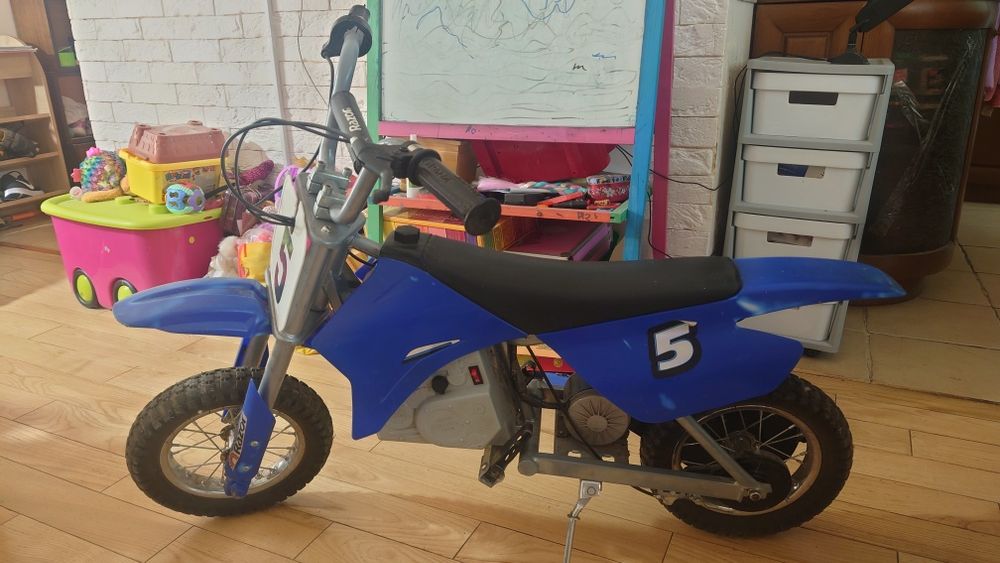 Электробайк Razor MX350 детский, новая литиевая батарея + шлем