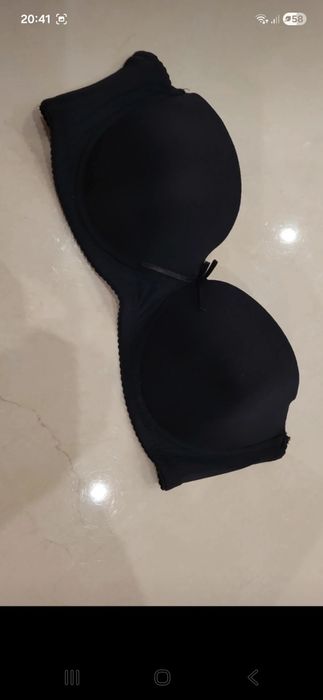 Sportowy stanik do plywania plus czarna bardotka gratis.
