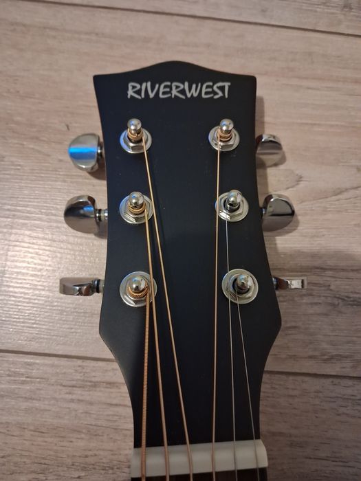 Piękna gitara + pokrowiec