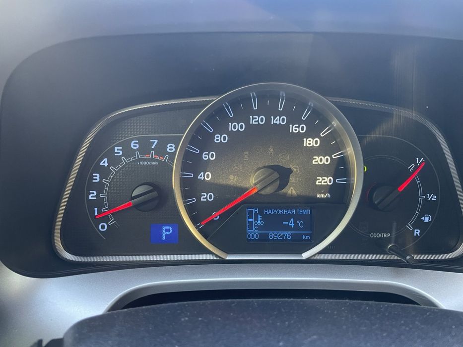 Продам авто Toyota Rav 4 без подкрасов и с родным пробегом