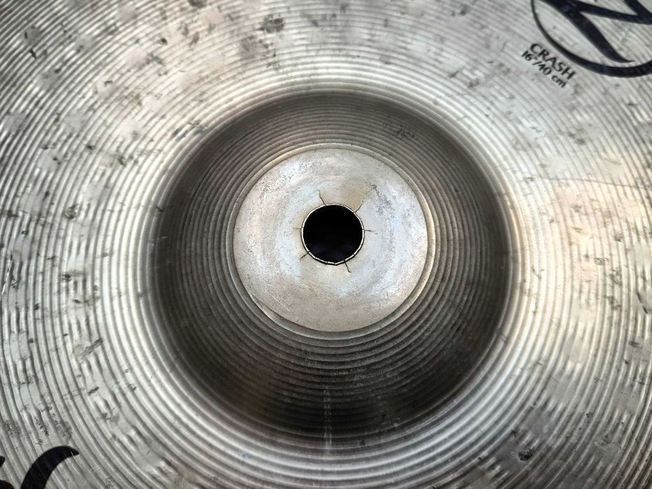 Talerz perkusyjny ZILDJIAN PLANET Z CRASH 16"