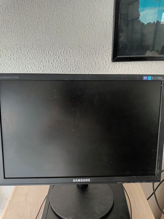 Computador fujitsu esprimo d556 i3 6 8gb 128gb + monitor 19 + teclado e rato