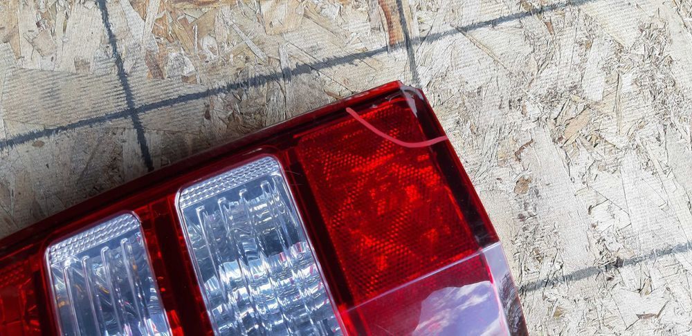 Lampa Jeep Cherokee KK Liberty  Lewa