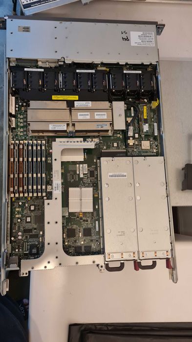 Servidor HP DL360 G5, 2x Quad Core Xeon E5420, 5GB, 2x PSUs 700watts.