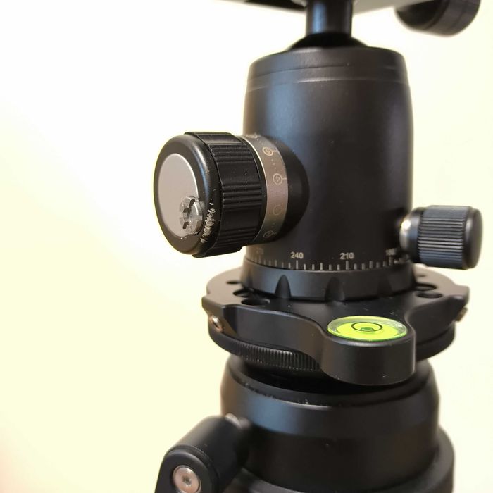 Tripé Carbono Benro Mach3 TMA38CL + Cabeça Genesis + Niveladora