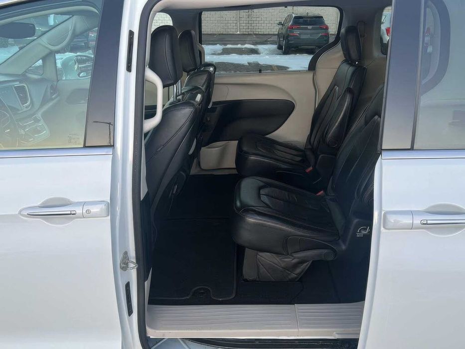 Chrysler Pacifica Touring L Plus      2018