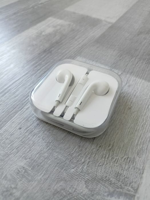 Słuchawki przewodowe Apple białe