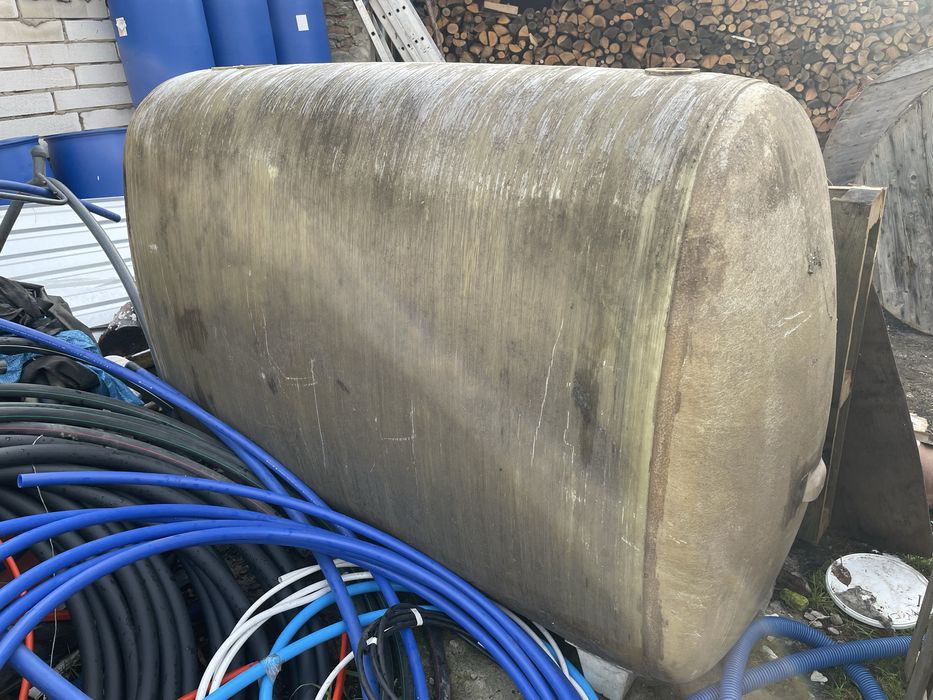 Zbiornik pojemnik 2000l, na wode, szambo, olej