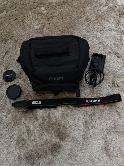Canon EOS100D.