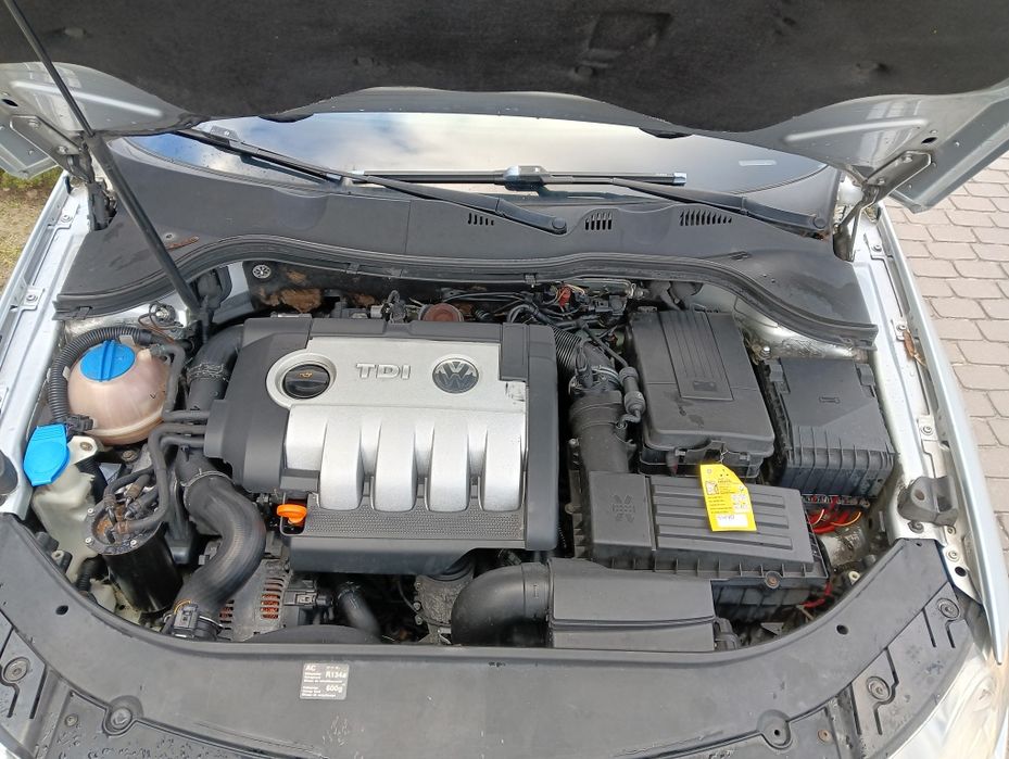 VW Passat B6 Sedan 2.0 TDI Climatronic Hak ISOFIX Tempomat