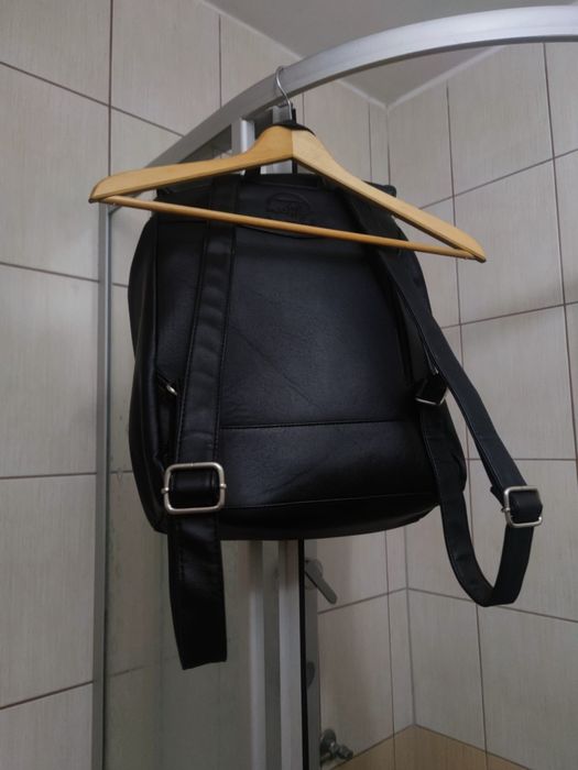 plecak plecaczek męski meatfly sportowy na laptopa elegancki. zapinany