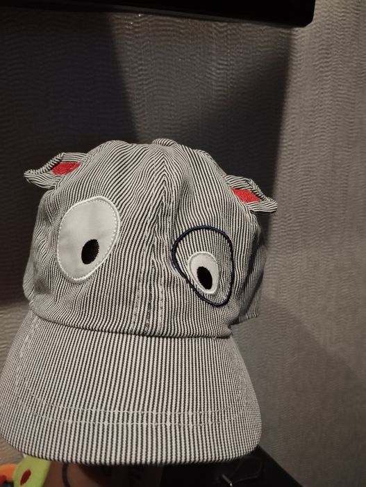 Czapka z daszkiem z uszami 12 miesięcy dla dziecka