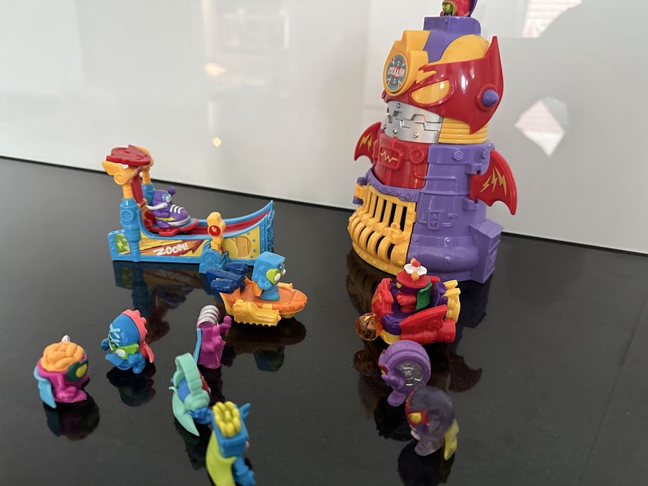 Wieża Power Tower Super Zings + Figurki