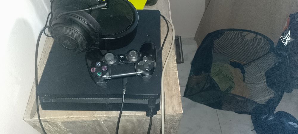 Ps4 Slim 500gb em ótimas condições
