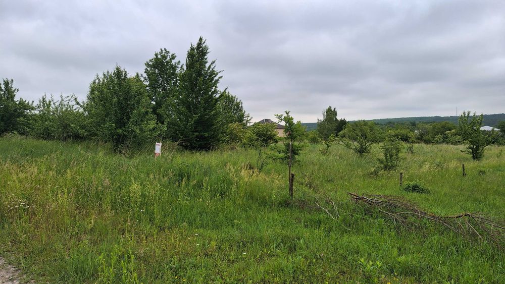 Продається ділянка 15 соток під будівництво. Павлівка. Комунікації, будинки, асфальт
