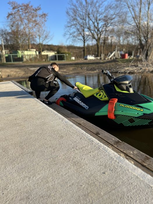 Wynajem skutera wodnego seadoo spark trixx