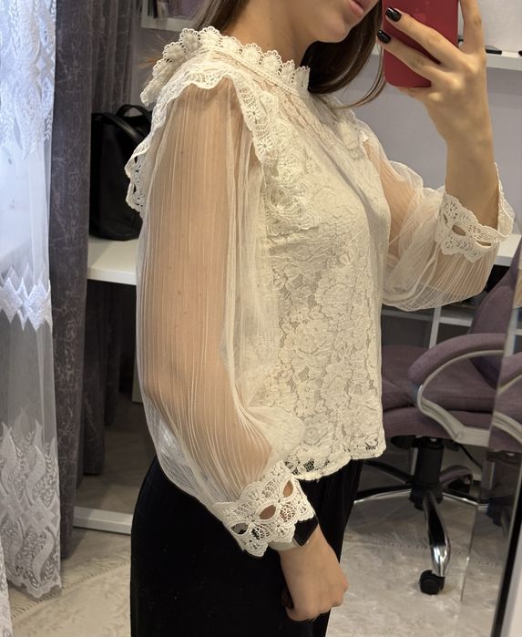 Мереживна блуза