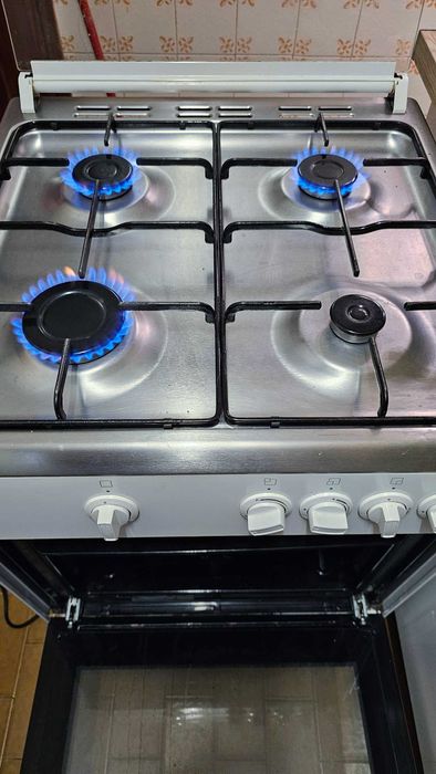 Fogão gás natural Beko 4 bicos, foi limpo