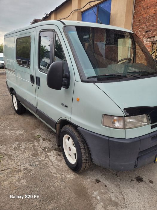 Продам Ситроен Джампер 2000 года 2.5  Т. Д