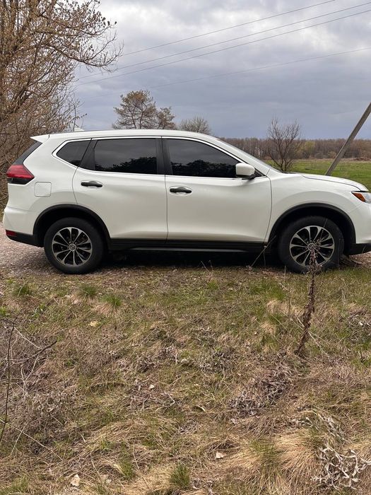 Nissan Rogue 2017 року
