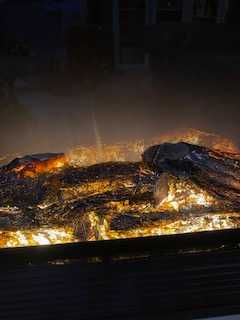 Lareira elétrica com Moldura em pedra