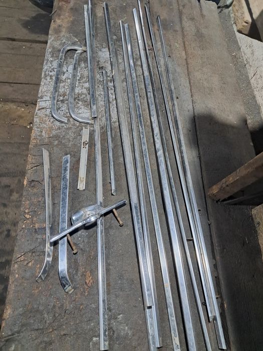 Продам Повний комплект молдингів на ВАЗ 2103 - 2106