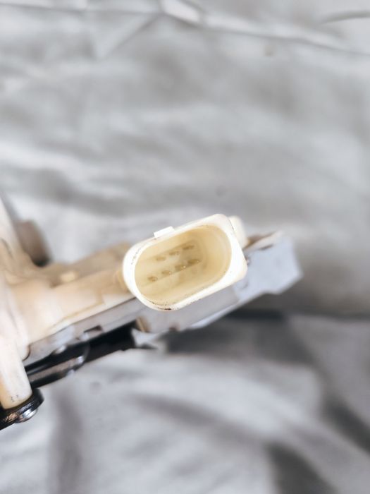 Fecho da Porta Trás Dto - 4F0839016 - AUDI A6 C6 (4F2)