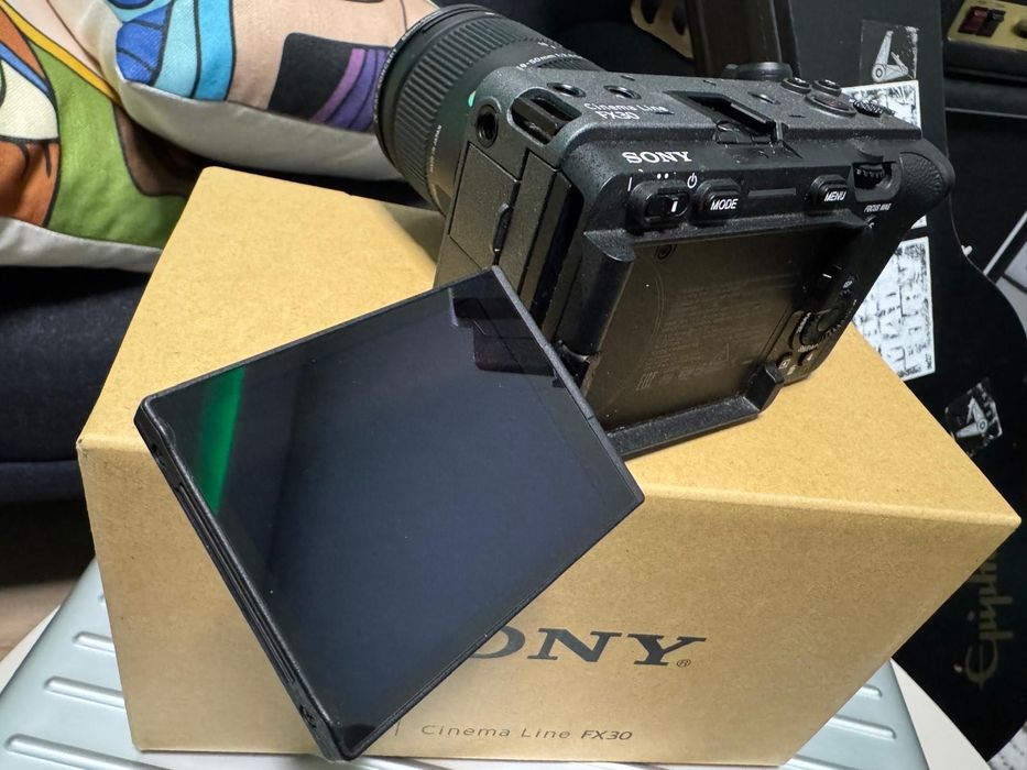 Sony FX30 + Sigma 18–50mm f/2.8 | Como novas | Caixas originais