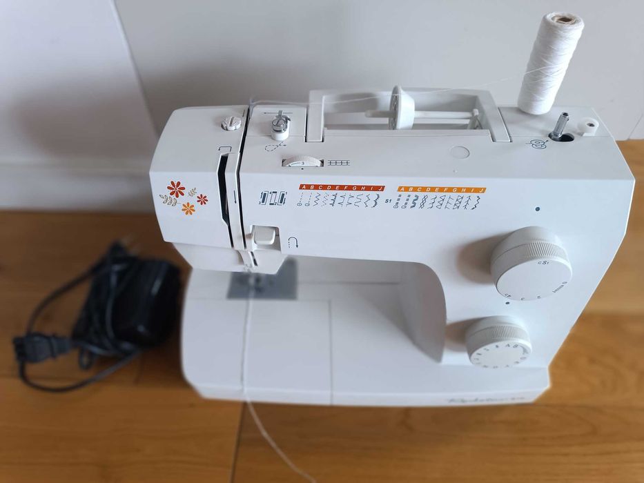 Maszyna do szycia Redstar R10