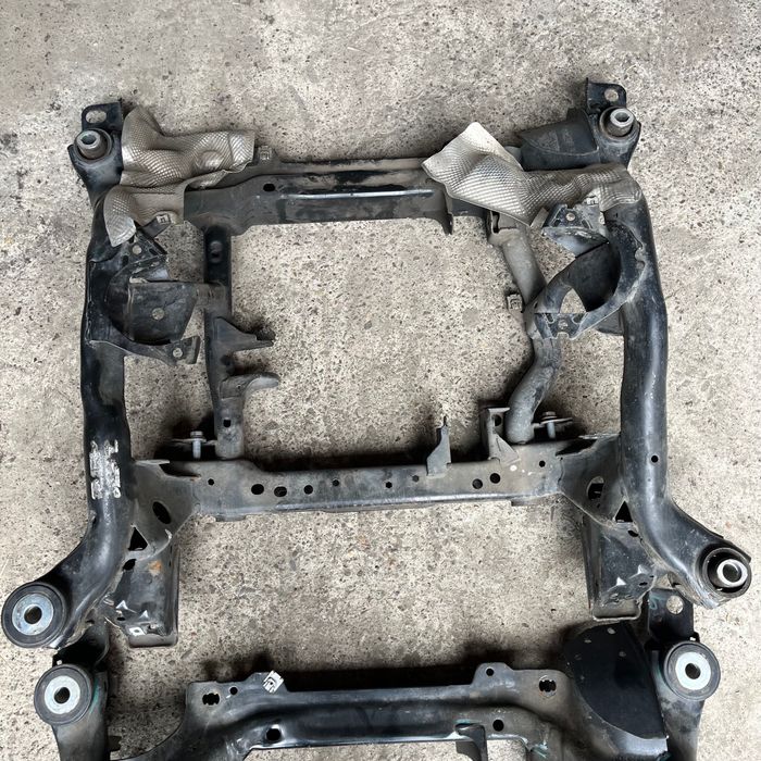 Mercedes W166 передній підрамник балка БЕНЗИН