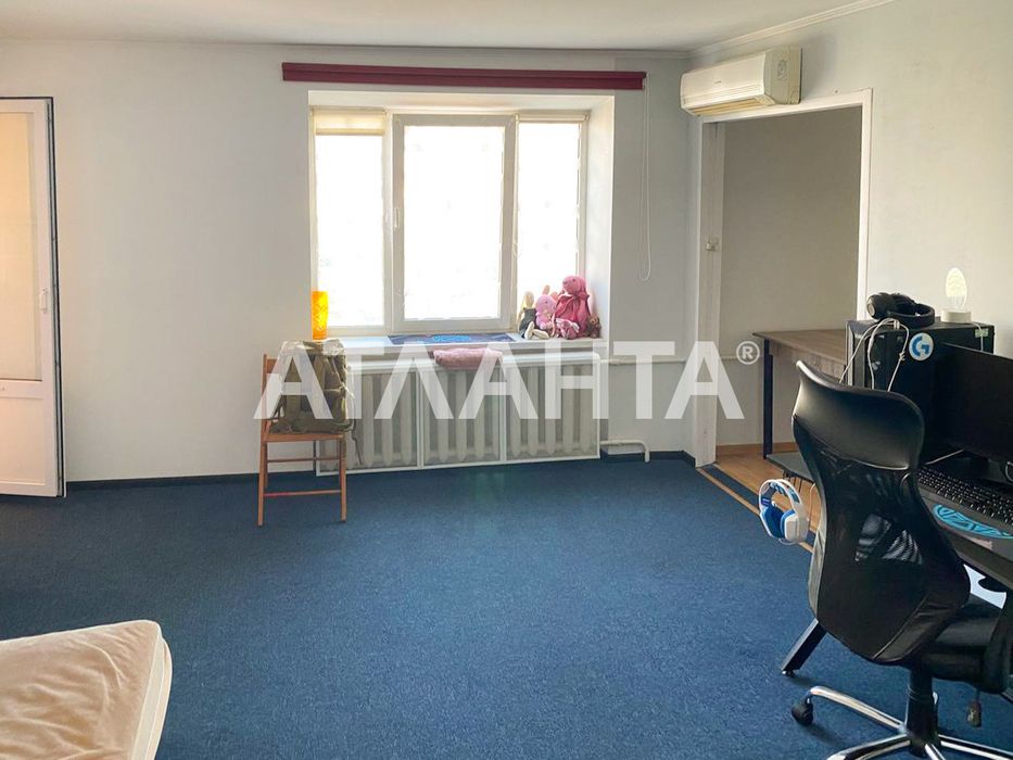 2-комнатная квартира в кирпичном доме возле Парка победы