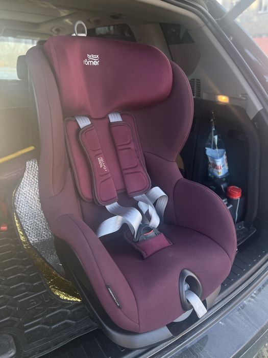 Продам автокріло Britax Romer king II