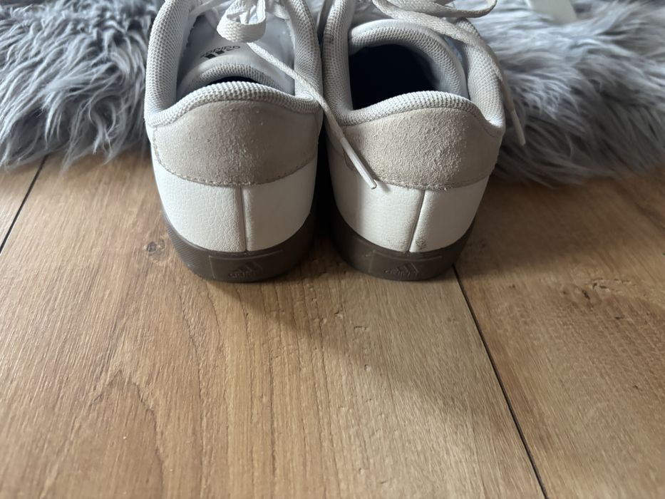 Adidasy dla dziewczynki r. 32