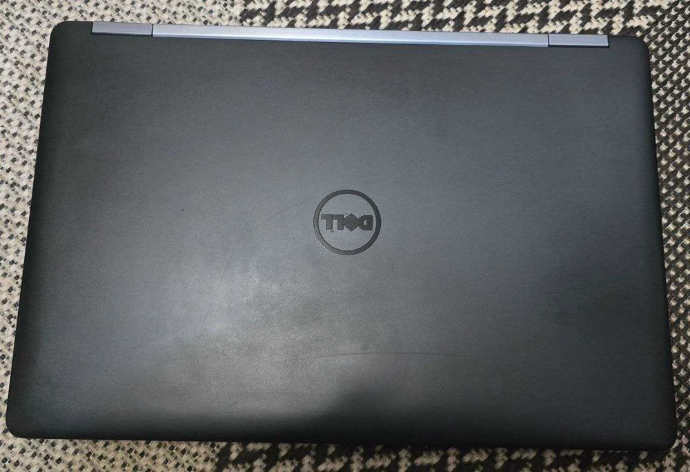 Ноутбук Dell Latitude E5570