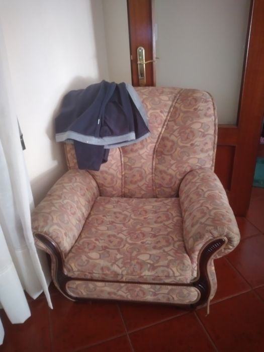 Conjunto  sofás,  sofá  cama e dois  individuais