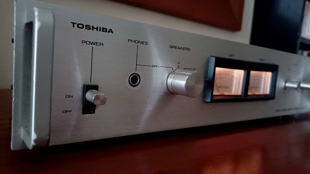 Amplificador Toshiba SC-300
