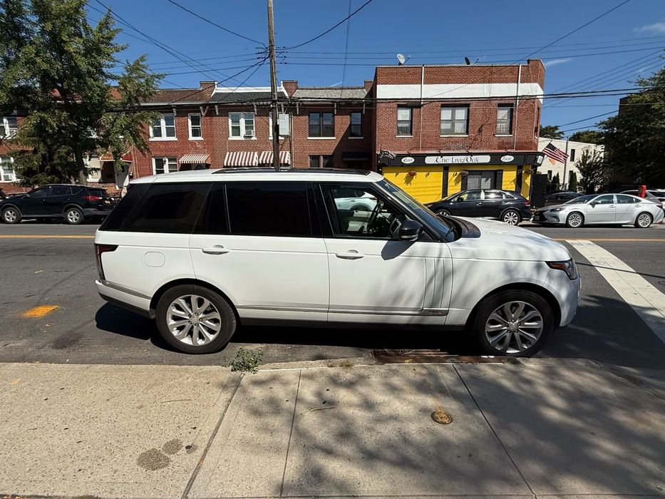 Land Rover Range Rover. HSE .Dlugi-Limuzyna