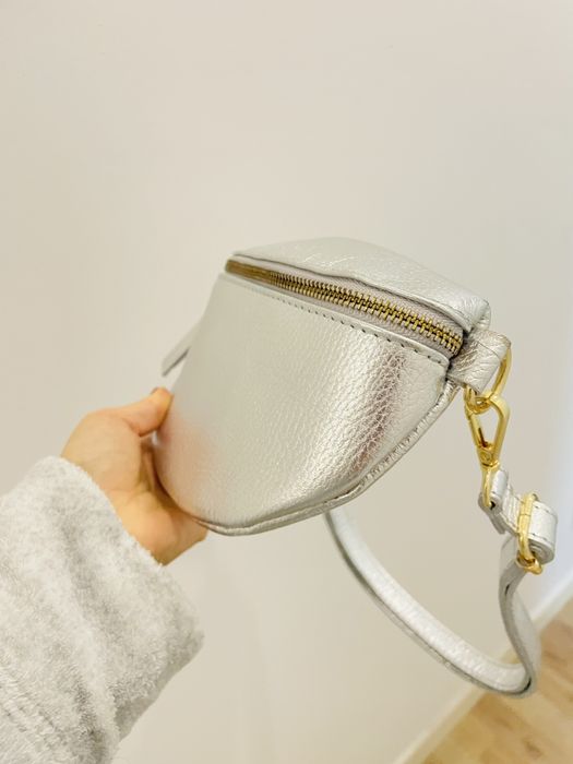 Bolsa prateada em pele NOVA
