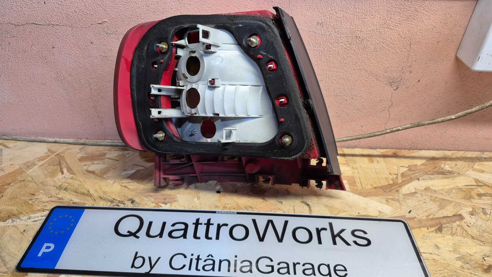 AUDI A4 B5 (8D)-Stop/Farolim DIREITO SEDAN/CARRO 1995 até 2000 *