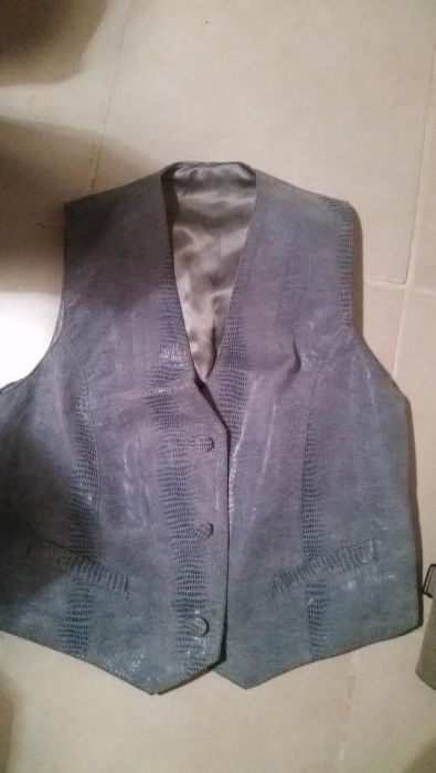 Coletes em pele Novos!